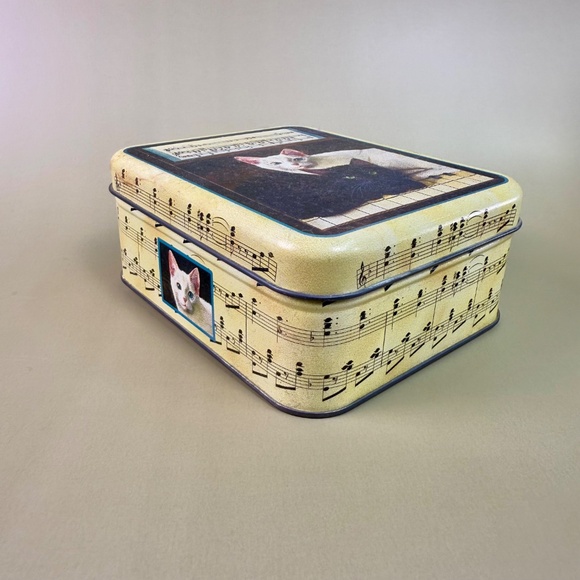Vintage Cat Tin Box | Ebony & Ivory Music Theme | White Truffle Candy Tin 8 oz - Picture 3 of 6